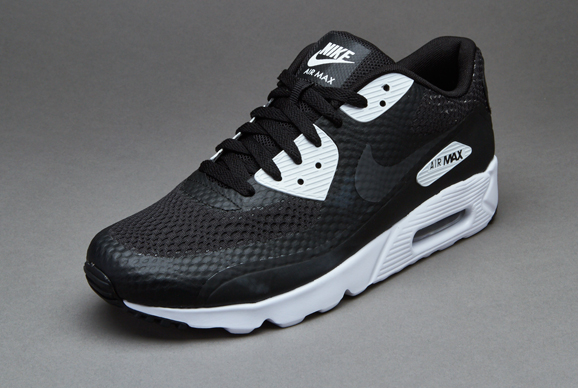 nike 90 ultra essential