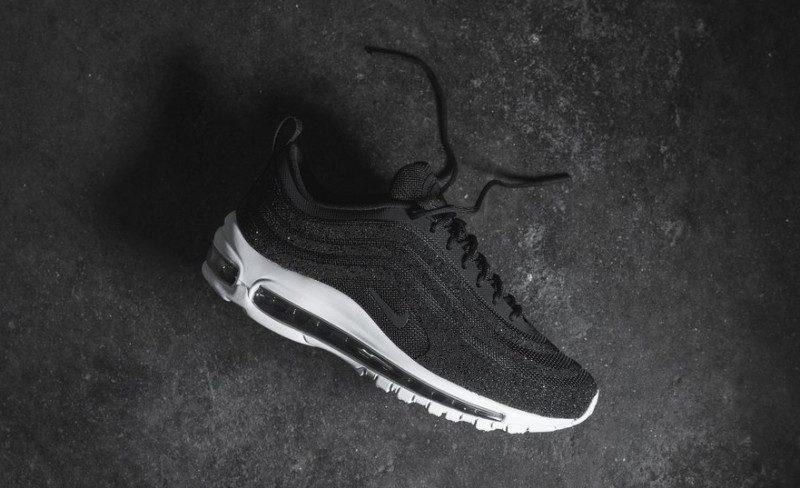 air max noir semelle blanche