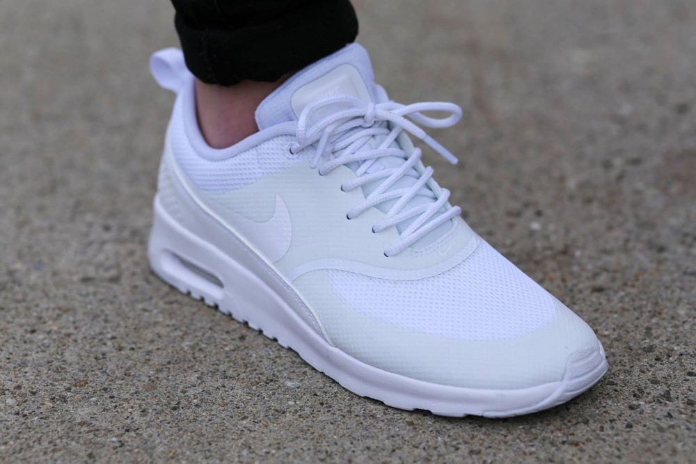 air max thea noir et blanche